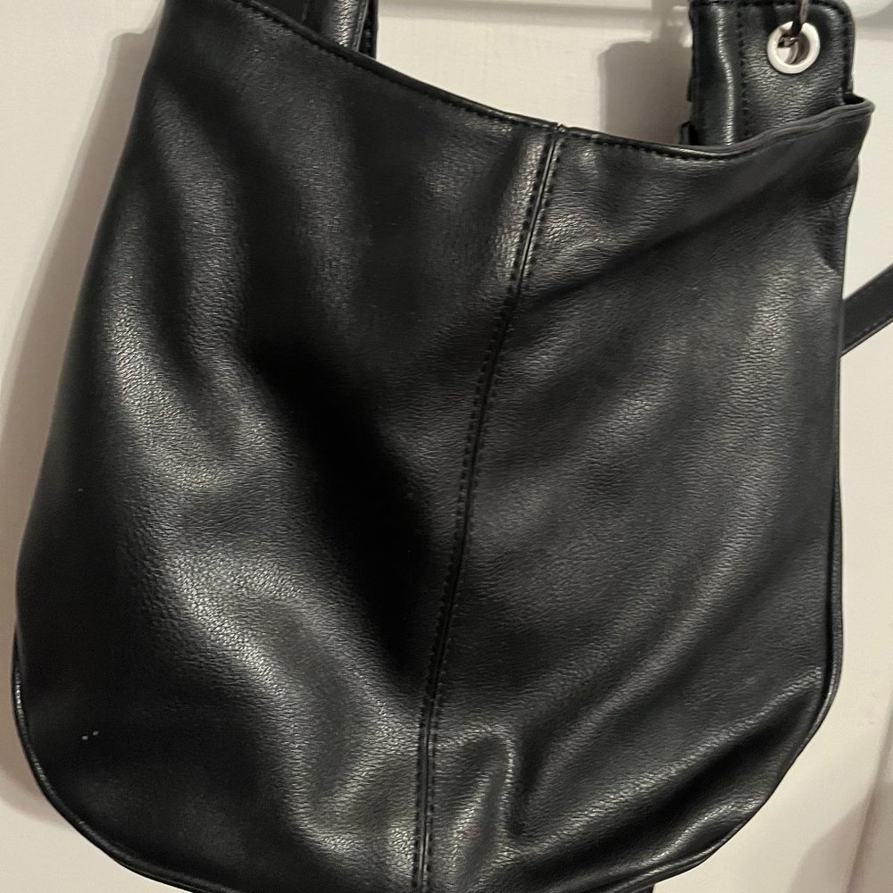 ENZO ANGIOLINI BLACK HANDBAG, Has a long strap too